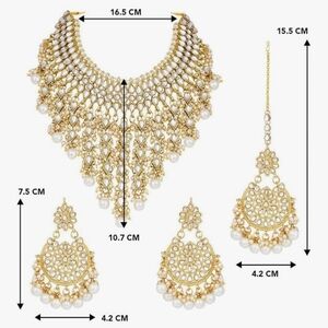 Elegant Gold and Pearl Necklace Set